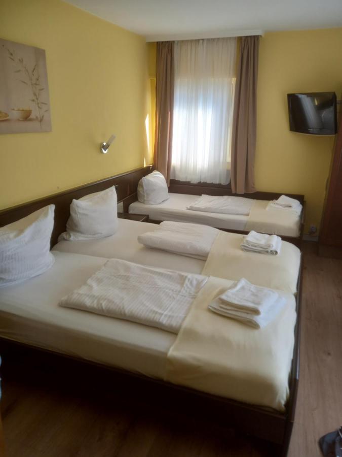 Hotel Wiesbadener Hof 3*